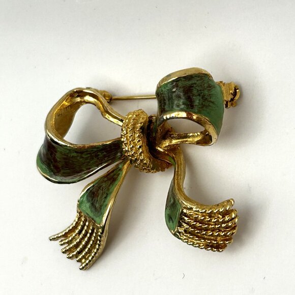 Hattie Carnegie Bow Green Enamel Ribbon Brooch Gold Tone Signed 1950s Vintage - Picture 3 of 12
